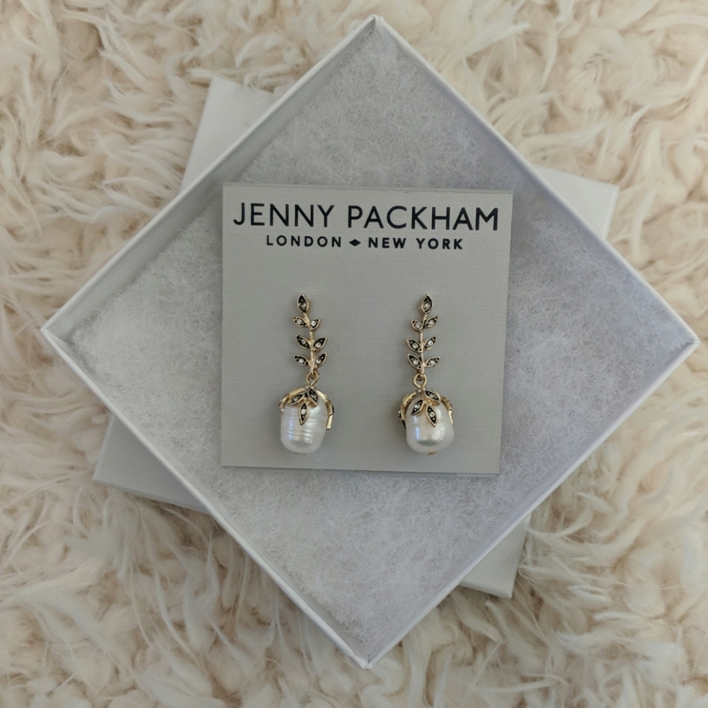 Pearl drop earrings